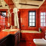 Sonia Rustic Mansion - 5bd 30 Sec Walk To *