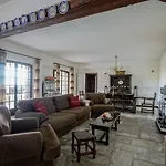 Sonia Rustic Mansion - 5bd 30 Sec Walk To