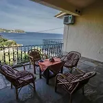 Jaktstuga Sonia Rustic Mansion - 5bd 30 Sec Walk To