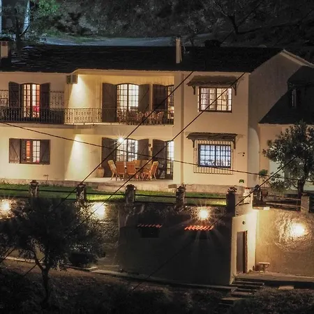 Sonia Rustic Mansion - 5bd 30 Sec Walk To * Agioi Apostoloi (Evia)